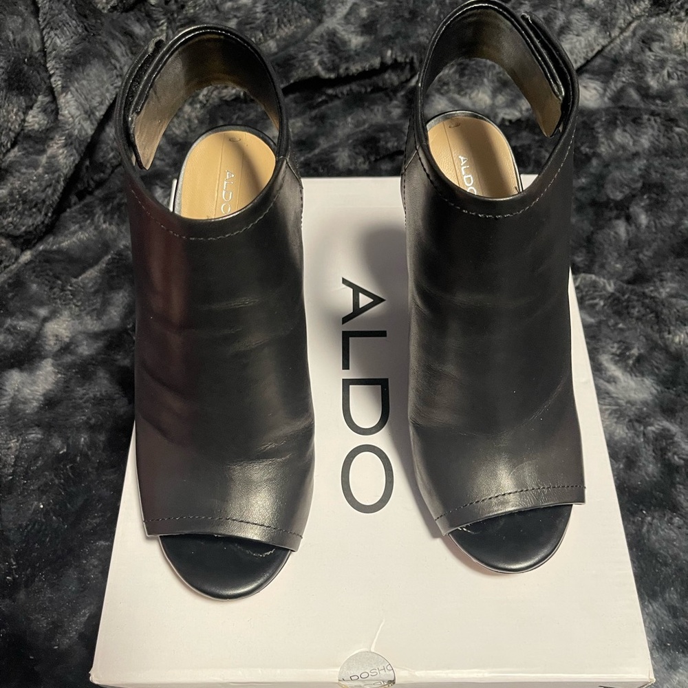Aldo wedge shoes